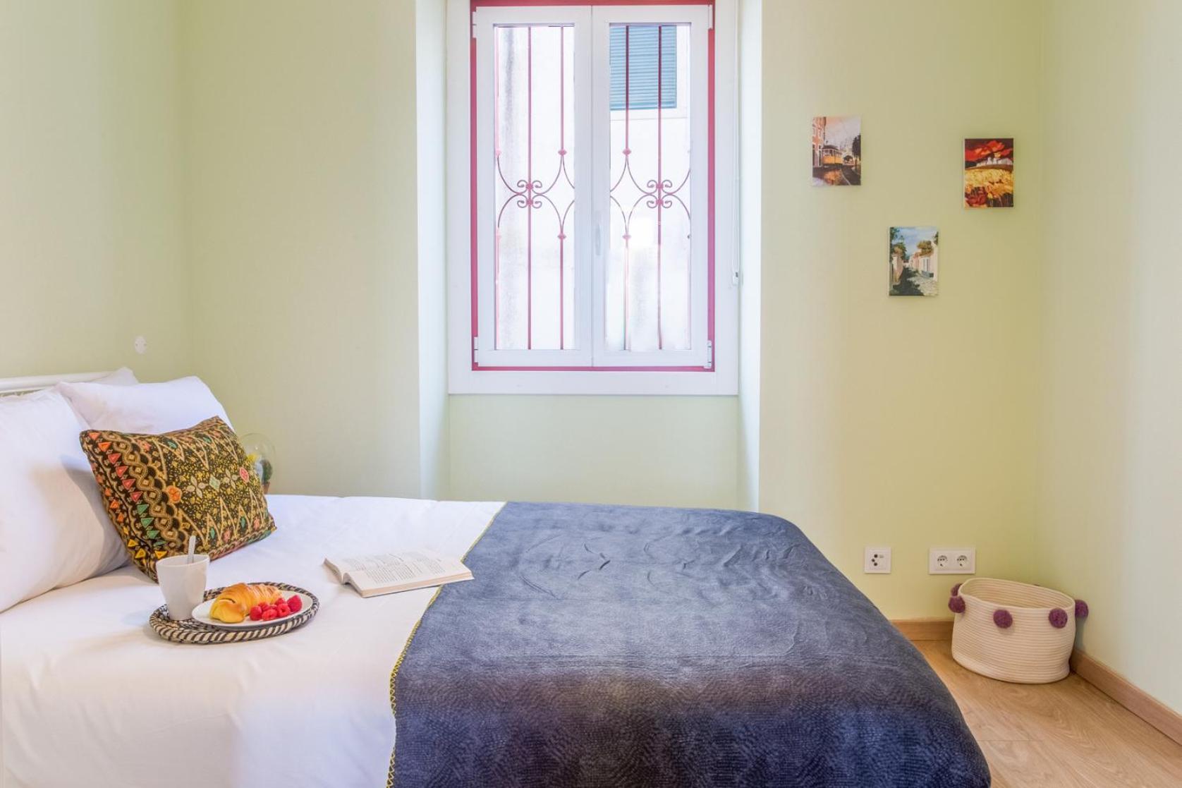 Casa Alegre, Overlooking *